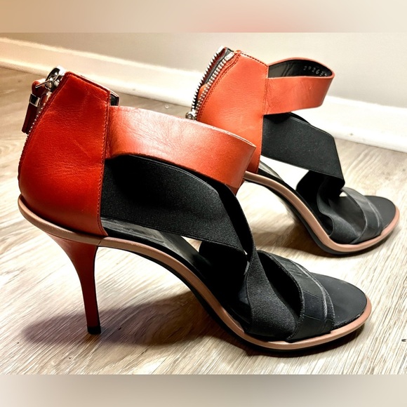BALENCIAGA Neoprene Leather Crisscross Sandals Open Toe Red Black 6.5 $1000 - Picture 2 of 5